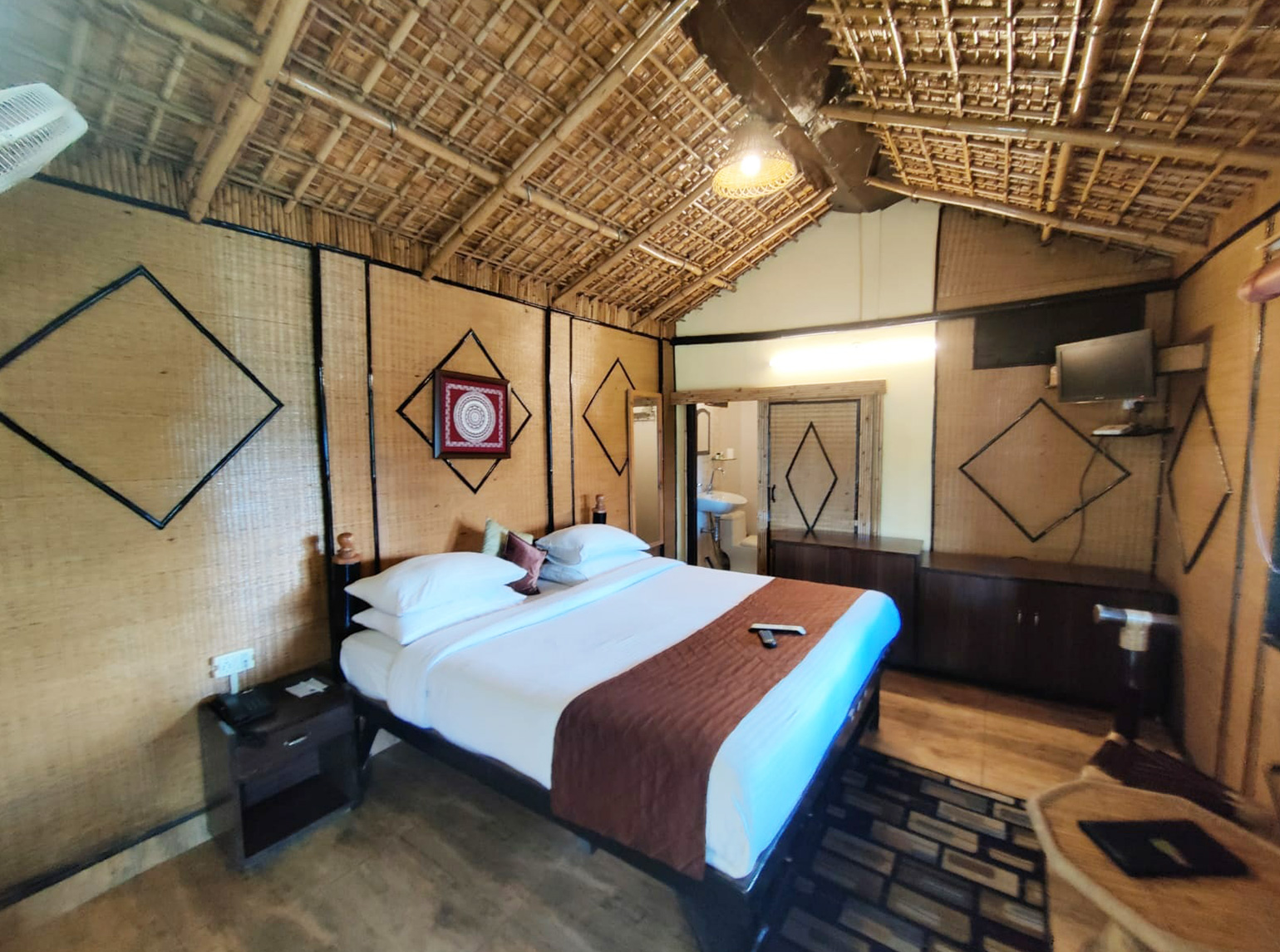 Super Deluxe Bamboo Cottage Room Image